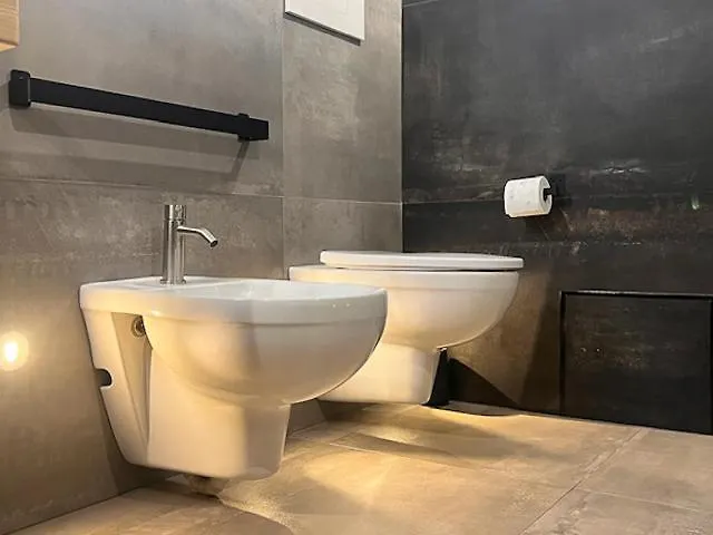Civico 8 Apartment غيراسول