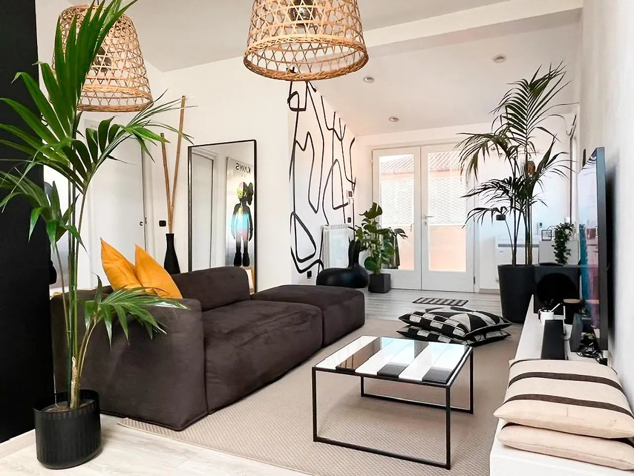 Civico 8 Apartment غيراسول